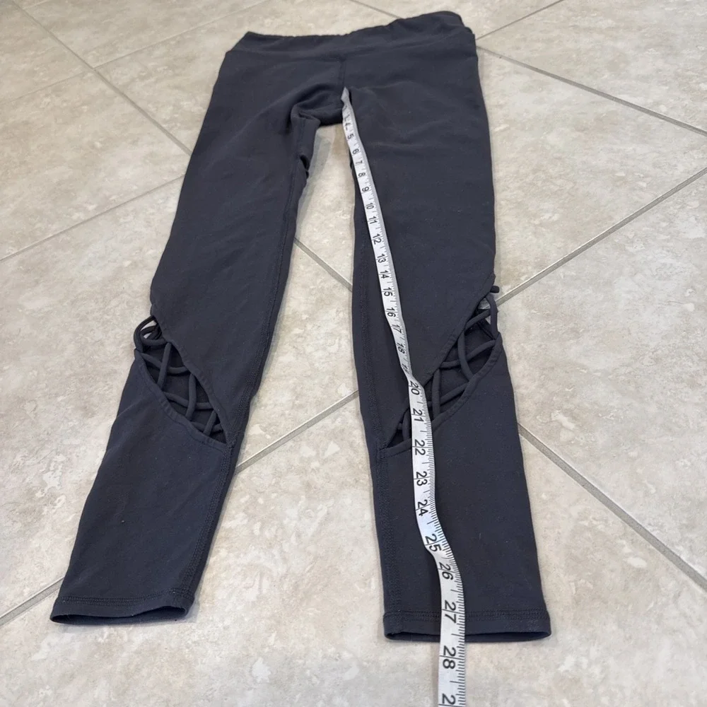 Alo Yoga Entwine Yoga Gray Leggings Size Small‎ Athleisure Gym Workout Athletic